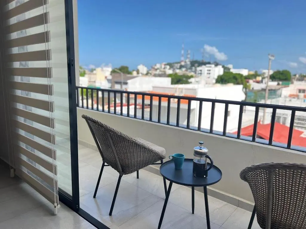 Las Hadas: City Condo With Pool Mazatlán