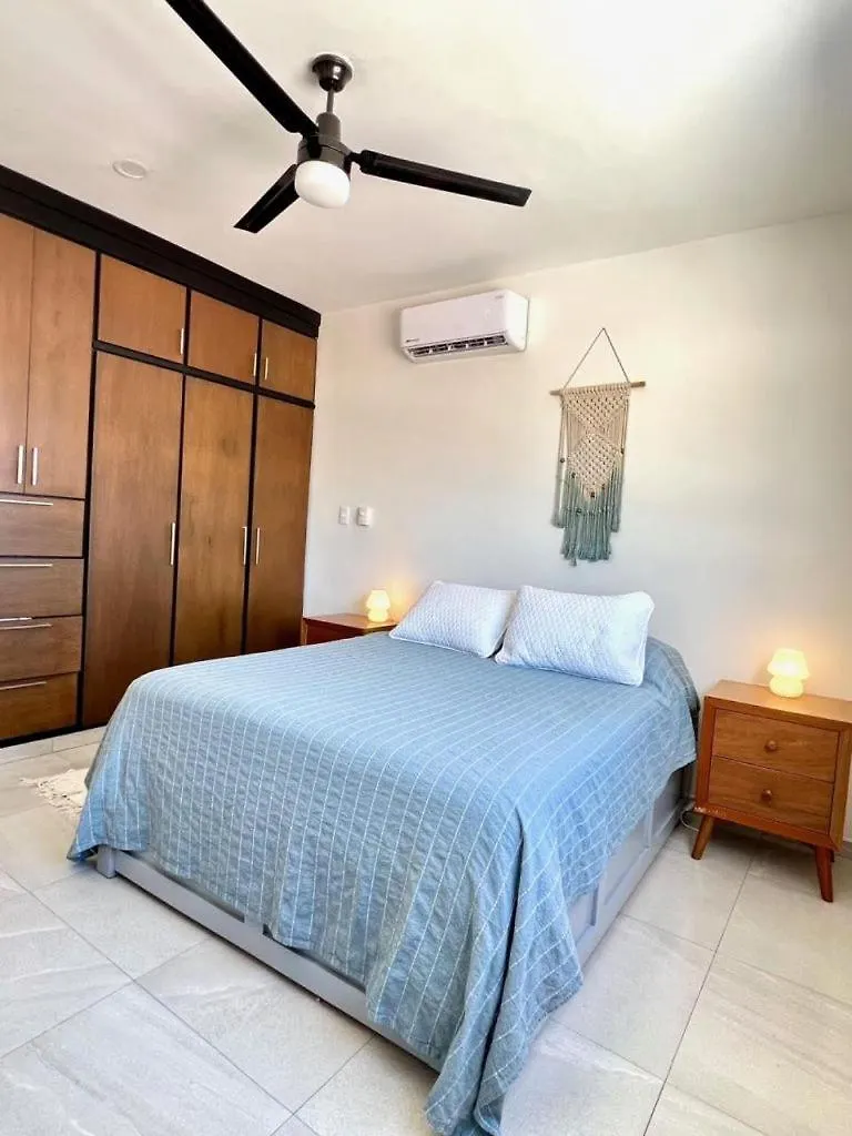 Las Hadas: City Condo With Pool Mazatlán